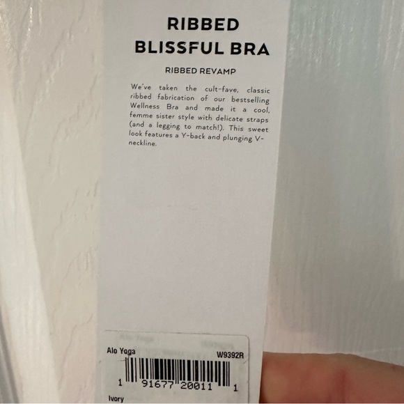 ALO Yoga Ribbed blissful Sports Bra - Picture 3 of 3